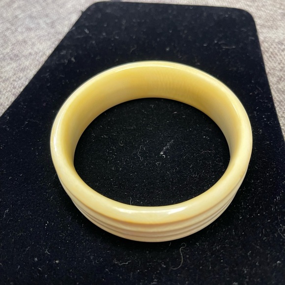 SOLD Real Ivory bangle - Picture 1 of 13
